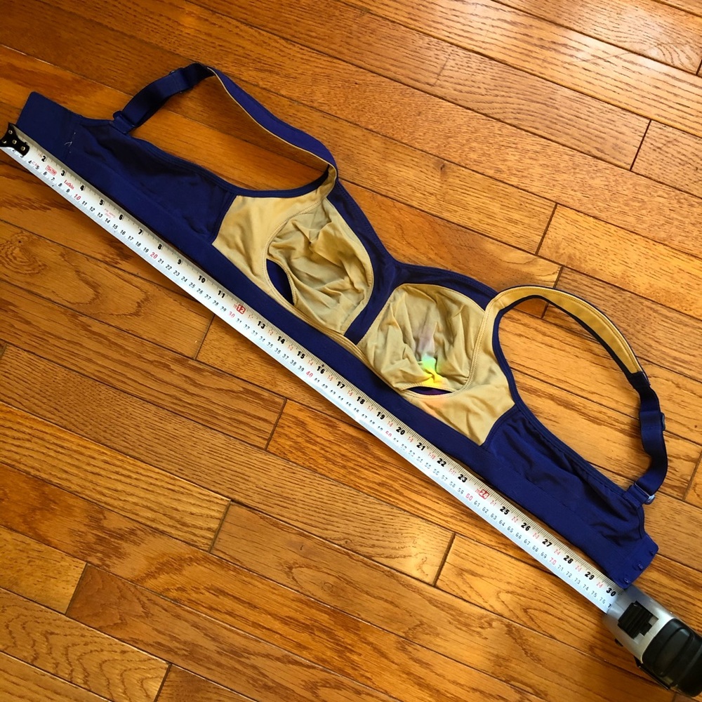 Lululemon athletica - Picture 4 of 8
